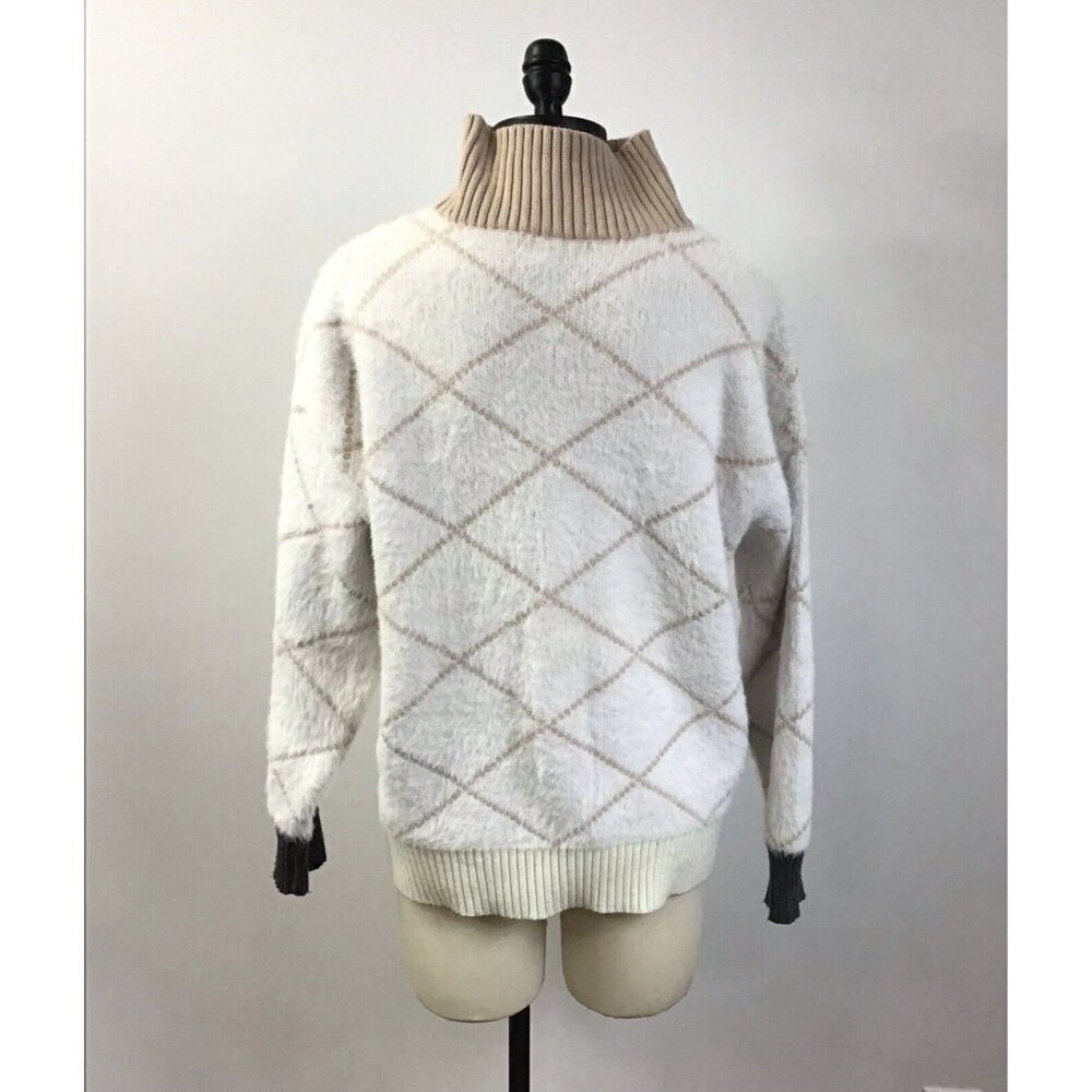 Listicle Woman’s Sweater Size Large - Picture 2 of 2